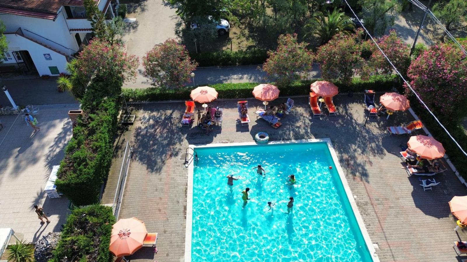 Viola Club Village & Camping Foce Varano Zewnętrze zdjęcie